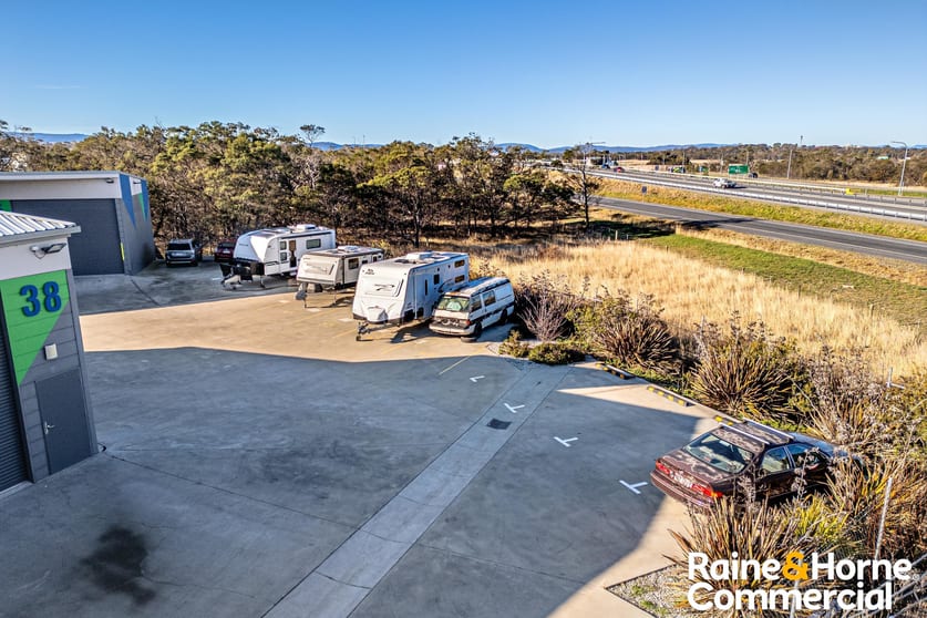 Click to view all images Unit 1000/1 Kyeema Place Cambridge TAS 7170 - Image 3