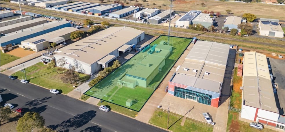 Click to view all images 25 Douglas Mawson Road Dubbo NSW 2830 - Image 2