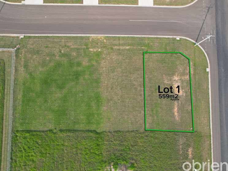 Click to view all images 1/3 Jackson Crescent Bairnsdale VIC 3875 - Image 3