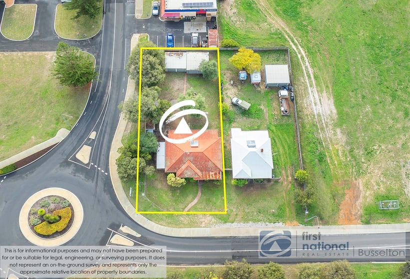 Click to view all images 63 Peel Terrace Busselton WA 6280 - Image 2