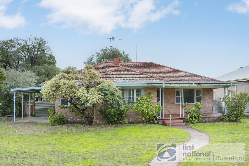 Click to view all images 63 Peel Terrace Busselton WA 6280 - Image 3