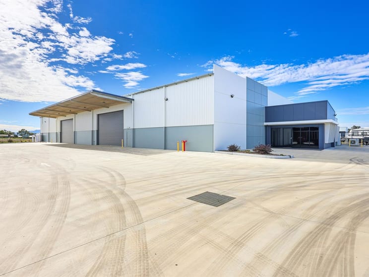 1&2/16 Logistic Avenue Tamworth NSW 2340 - Image 3