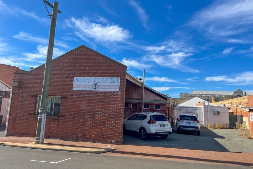 Click to view all images 50 & 54 Federal Street Narrogin WA 6312 - Image 3