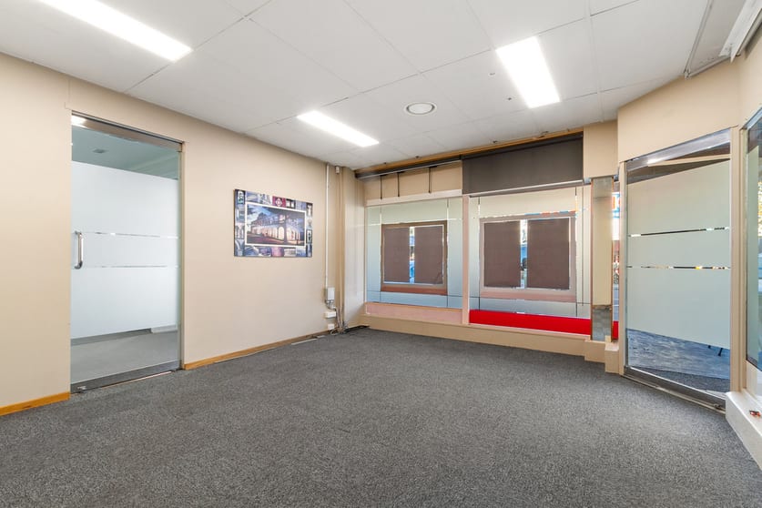 Click to view all images 237-239 Raymond Street Sale VIC 3850 - Image 3