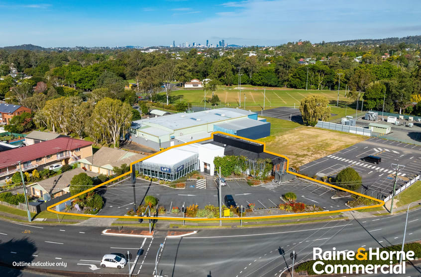 Click to view all images 307 Dawson Parade Arana Hills QLD 4054 - Image 1
