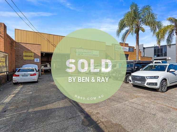 Click to view all images 30 Woodfield Boulevarde Caringbah NSW 2229 - Image 1