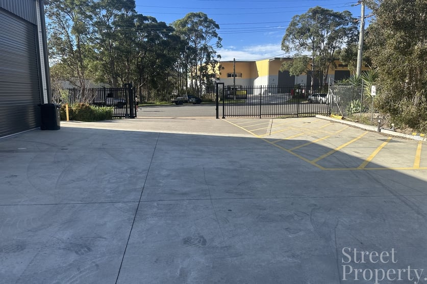 Click to view all images 4/14B Karoonda Close Rathmines NSW 2283 - Image 3