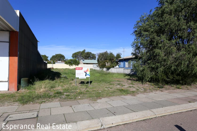 Click to view all images 78 Pink Lake Road Sinclair WA 6450 - Image 2