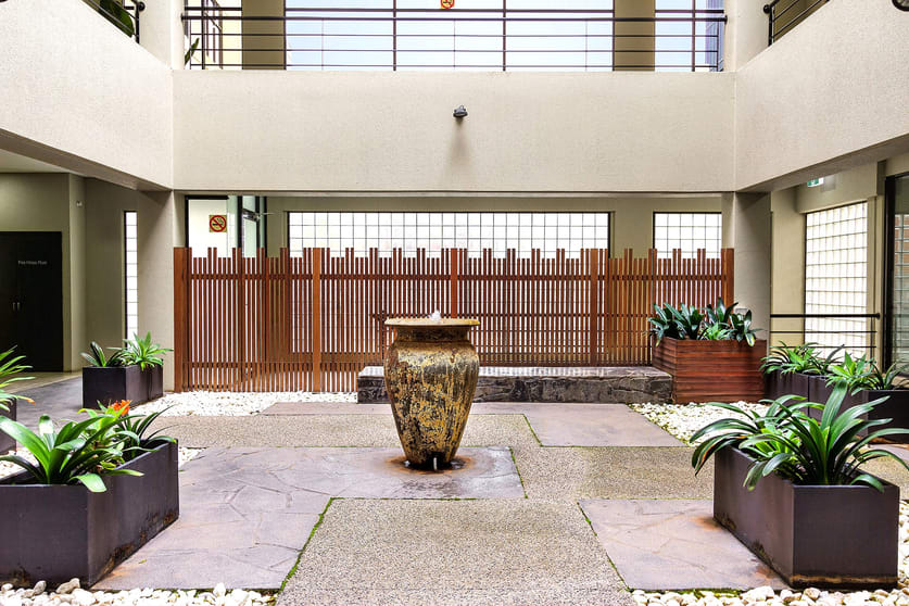Click to view all images 114/22 St Kilda Road St Kilda VIC 3182 - Image 2