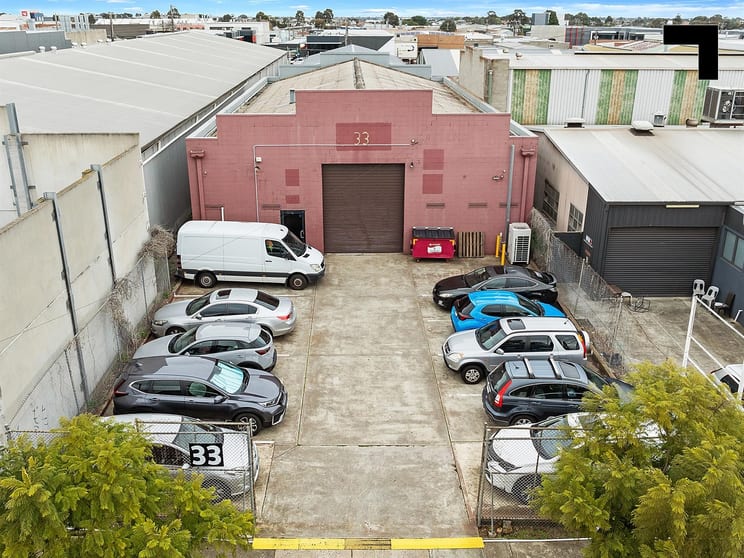 Click to view all images 33 McIntosh Street Airport West VIC 3042 - Image 2