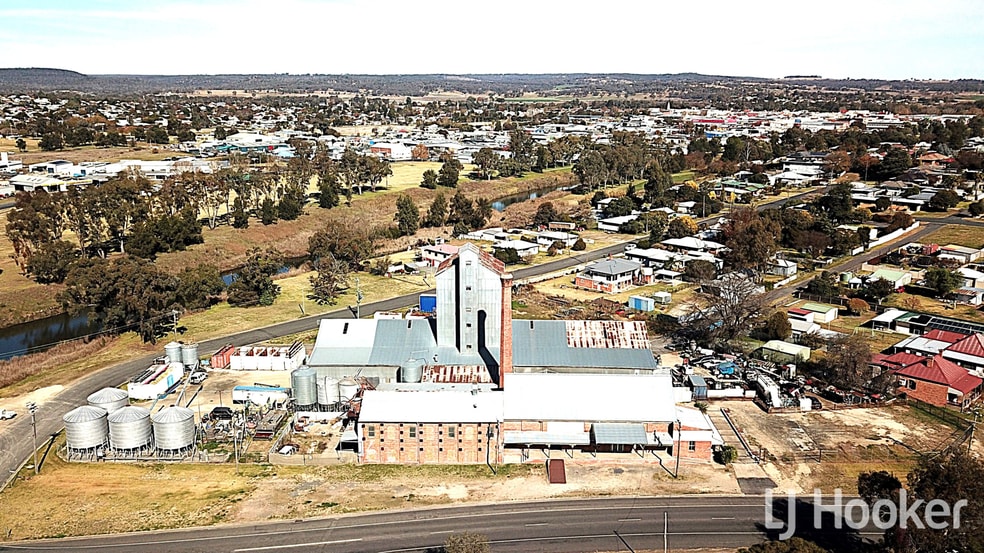 Click to view all images 2 Ring Street Inverell NSW 2360 - Image 1