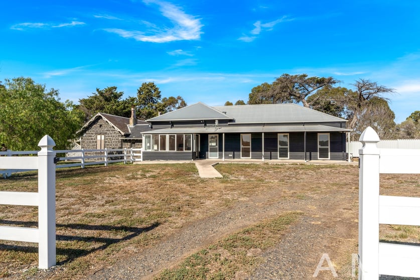 Click to view all images 1 Uniting Lane Bulla VIC 3428 - Image 3
