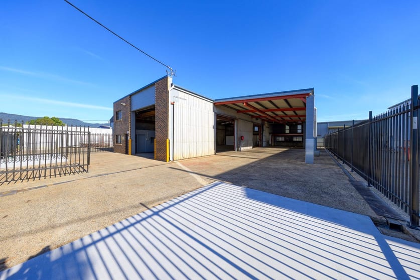 Click to view all images 22 Knight Street Portsmith QLD 4870 - Image 2