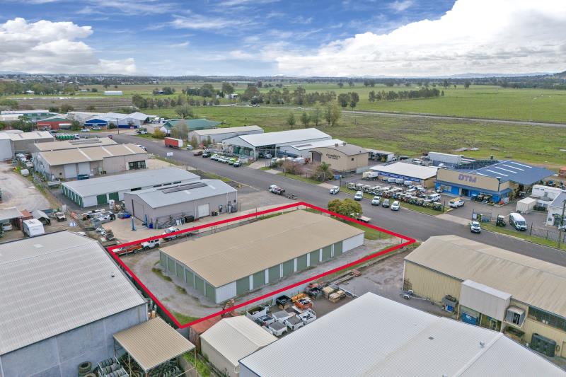 4 Kingsford Smith Street Tamworth NSW 2340 - Image 1