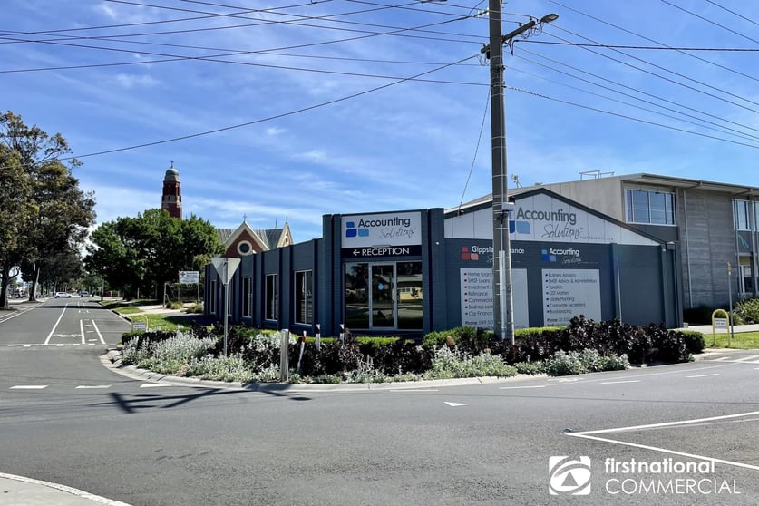 Click to view all images 118 Macleod Street Bairnsdale VIC 3875 - Image 2