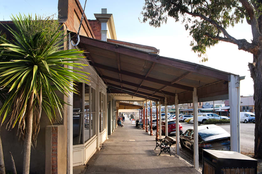 Click to view all images 70-72 Mostyn Street Castlemaine VIC 3450 - Image 2