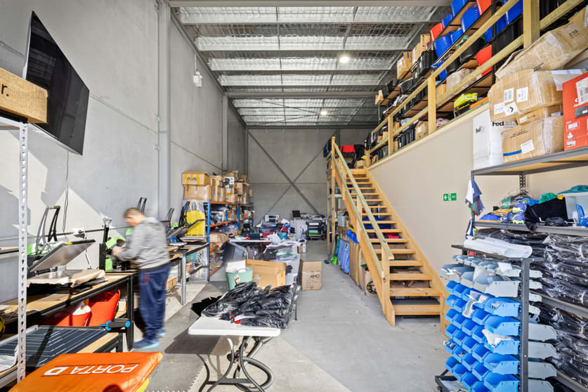 Click to view all images Unit 9, 13-15 Pacific Highway Gateshead NSW 2290 - Image 2