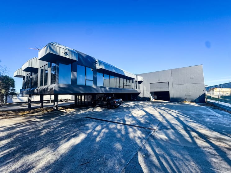 Click to view all images 22-26 Summit Road Noble Park North VIC 3174 - Image 3