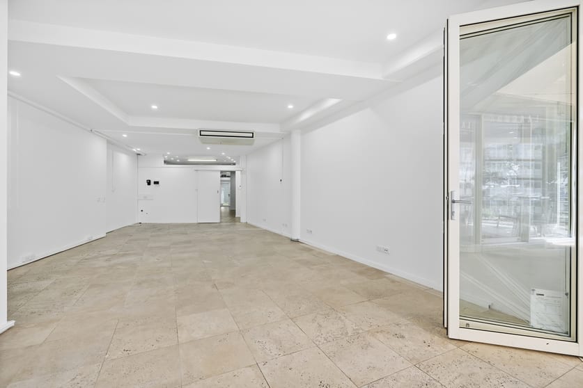 Click to view all images 3/235 Gympie Terrace Noosaville QLD 4566 - Image 3