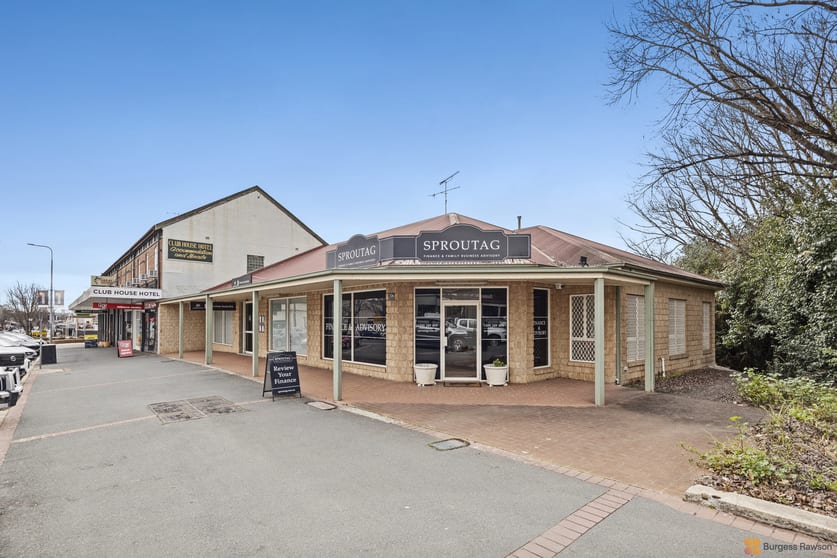 Click to view all images 204-206 Comur Street Yass NSW 2582 - Image 2