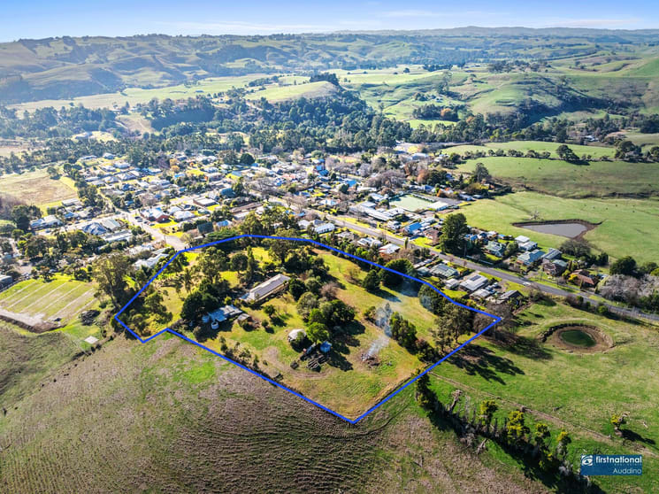 Click to view all images 11 Roy Street Loch VIC 3945 - Image 2