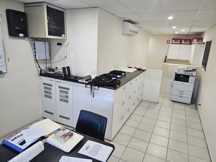 Click to view all images 21-22/23-25 Skyreach Street Caboolture QLD 4510 - Image 2