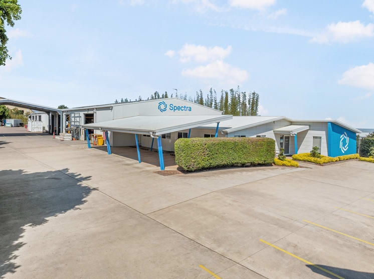 Click to view all images 18 - 26 Walters Drive Harristown QLD 4350 - Image 3