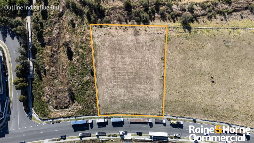 Click to view all images 17 Digitaria Drive Gregory Hills NSW 2557 - Image 3