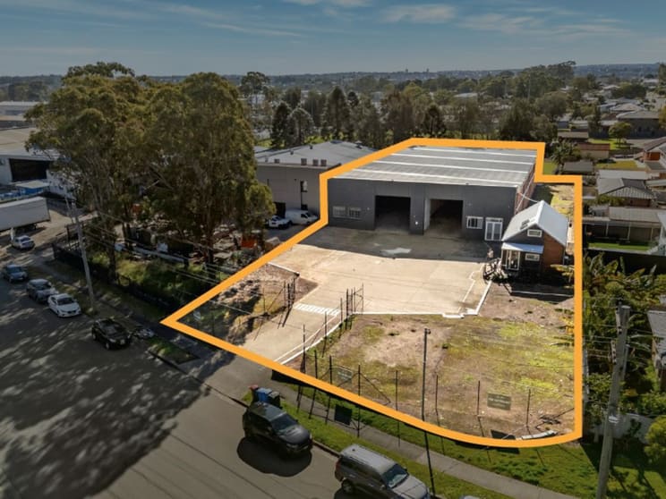 Click to view all images Girraween NSW 2145 - Image 1