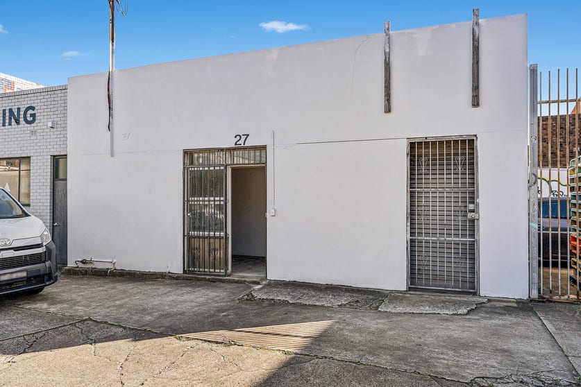 Click to view all images 27 Shirlow Street Marrickville NSW 2204 - Image 2