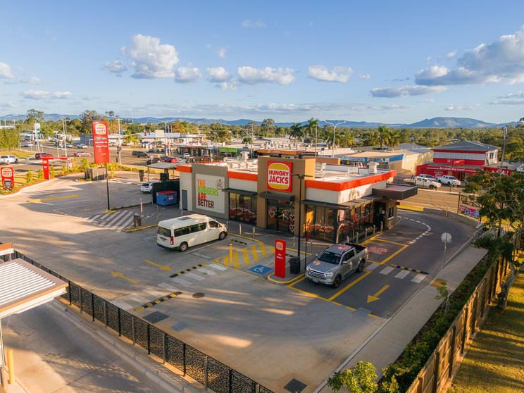 Click to view all images 6 Lawrie Street Gracemere QLD 4702 - Image 2
