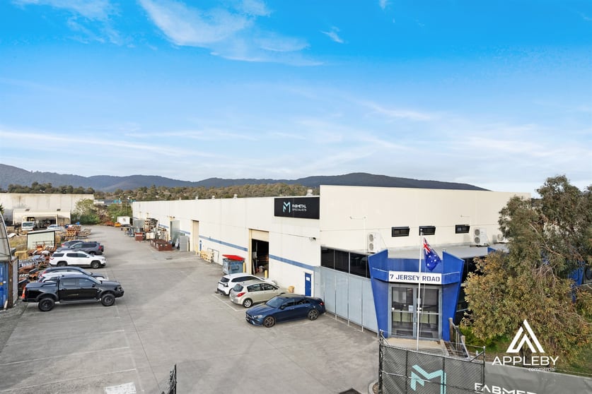 Click to view all images 7 Jersey Road Bayswater VIC 3153 - Image 3