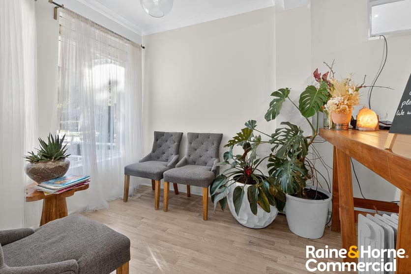 Click to view all images 26 Minimine Street Stafford QLD 4053 - Image 3