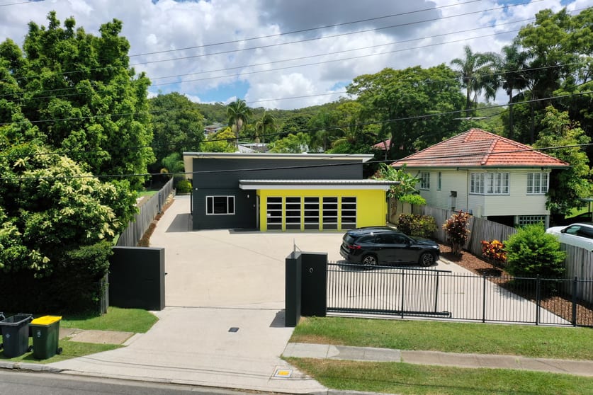 Click to view all images 1661 Logan Road Upper Mount Gravatt QLD 4122 - Image 2