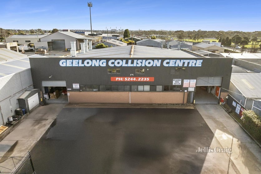 Click to view all images 29 Crows Road Belmont VIC 3216 - Image 2