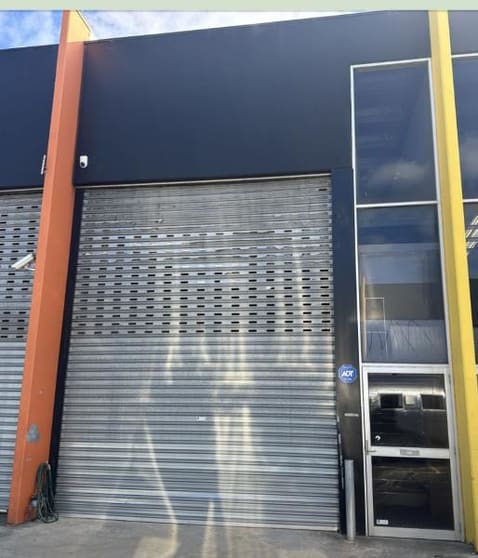 Click to view all images Unit 3/4 Weddel Court Laverton North VIC 3026 - Image 2