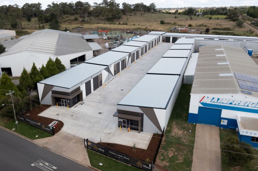 Click to view all images 4 Ash Street Orange NSW 2800 - Image 2