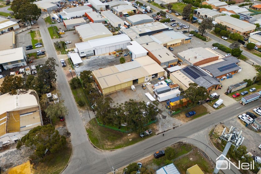 Click to view all images 16B Williams Road Kelmscott WA 6111 - Image 3