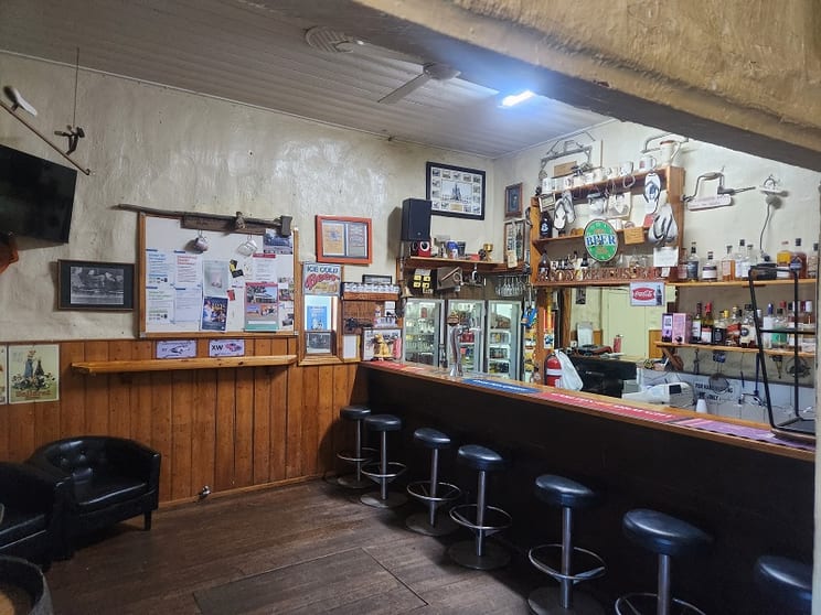 Click to view all images Logan VIC 3475 - Image 3