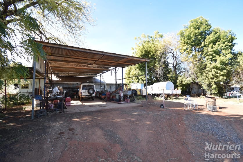 Click to view all images 1 Bathern Road Elliott NT 0862 - Image 1