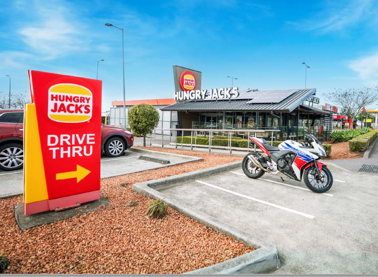 Click to view all images 10 Macquarie Place Haywards Bay NSW 2530 - Image 1