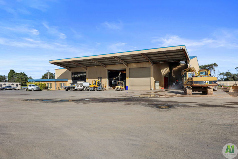 Click to view all images 80 Portland-Nelson Road Portland VIC 3305 - Image 3