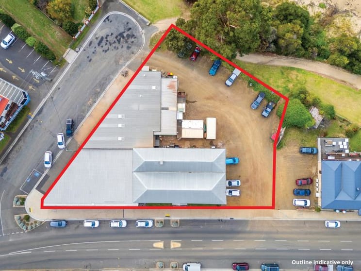Click to view all images 13-15 Franklin Street Swansea TAS 7190 - Image 3