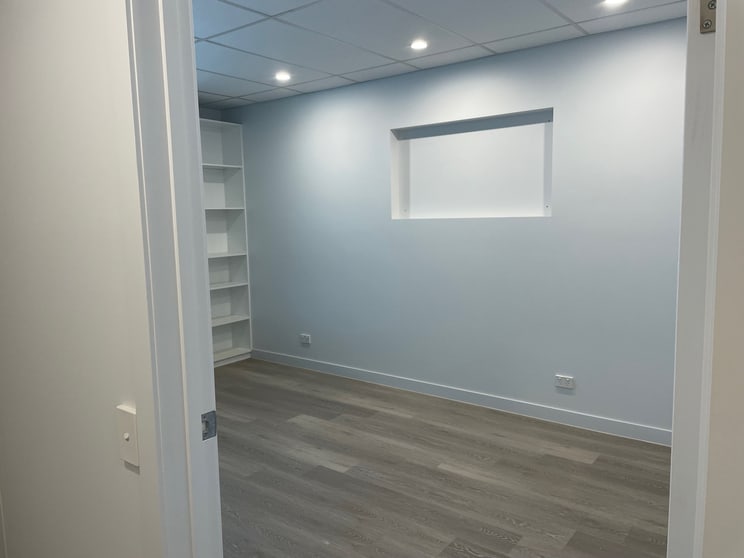 Click to view all images 10/21-25 Lake Street Cairns City QLD 4870 - Image 3