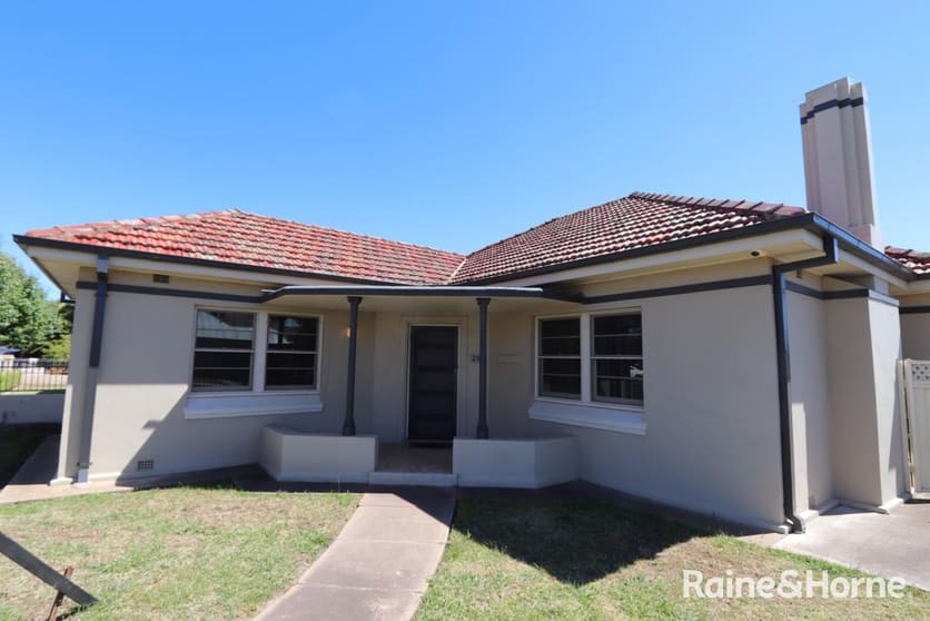 Click to view all images 255 Howick Street Bathurst NSW 2795 - Image 2