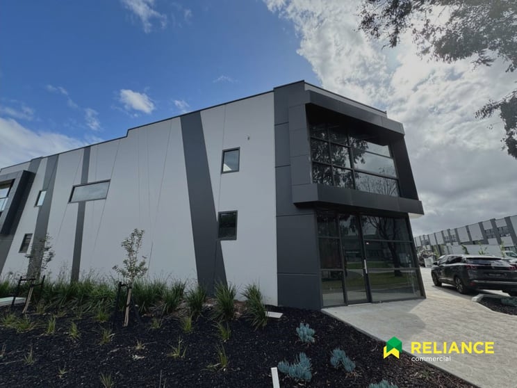 Click to view all images 44 Star Circuit Derrimut VIC 3026 - Image 2