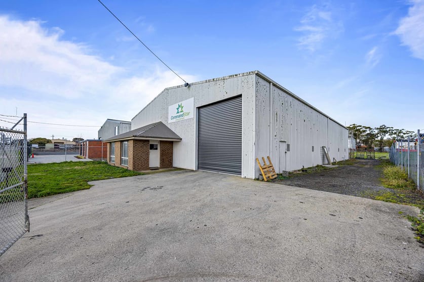 Click to view all images 15 Stonepark Road Delacombe VIC 3356 - Image 1