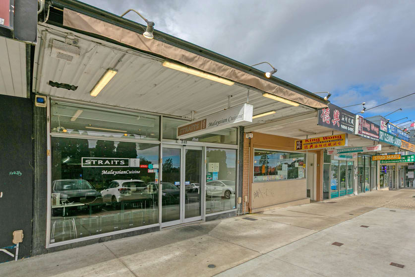 Click to view all images 241 Stud Road Wantirna South VIC 3152 - Image 3