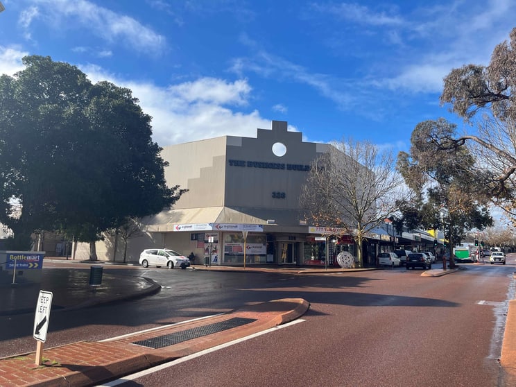 Click to view all images 2/328 Albany Highway Victoria Park WA 6100 - Image 1