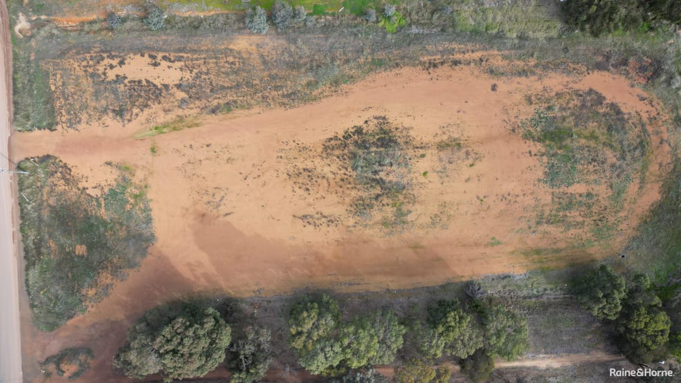 Click to view all images 2 Thornbury Close Kojonup WA 6395 - Image 3